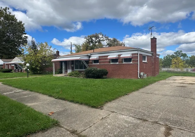 Photo 2 of Single family home for sale at 667 Riverside St, Pontiac, MI 48342 | MLS# 20261080850 | Listing updated on 2026-10-07