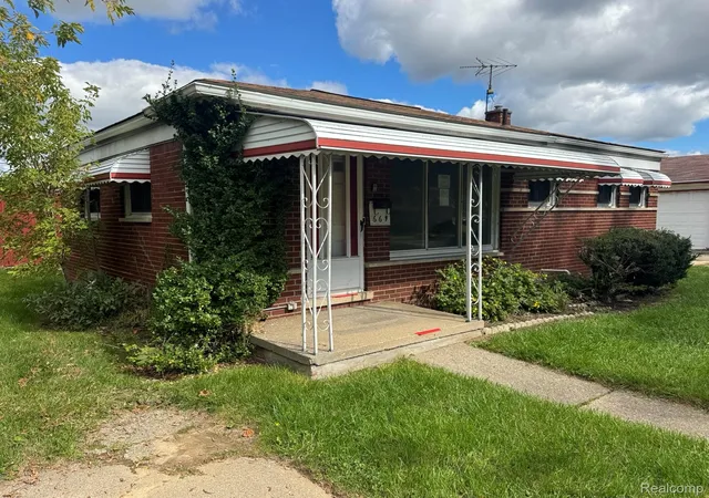 Photo 3 of Single family home for sale at 667 Riverside St, Pontiac, MI 48342 | MLS# 20261080850 | Listing updated on 2026-10-07