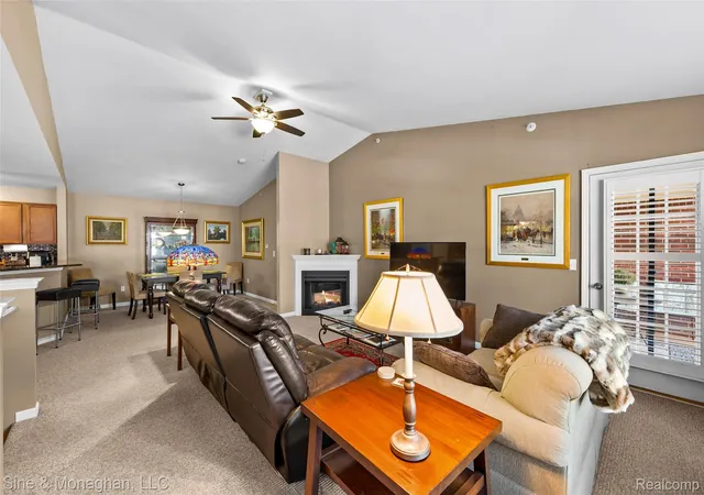 Listing Photo 5 - Condo for sale in building located at 29782 Fox Run Cir, Warren, MI 48092