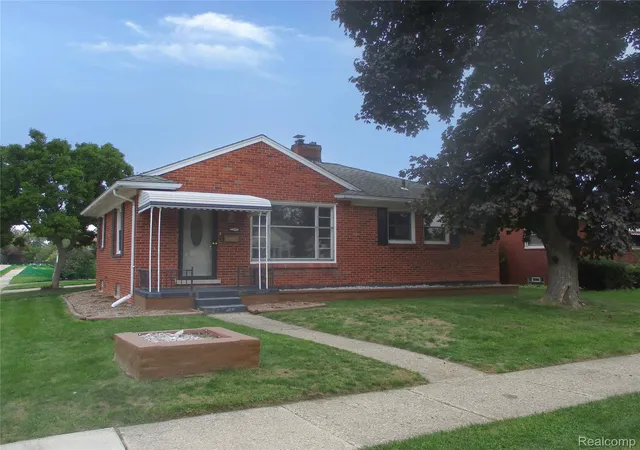 Photo 1 of Single family home for sale at 17905 Toepfer Dr, Eastpointe, MI 48021 | MLS# 20261080867 | Listing updated on 2026-10-07