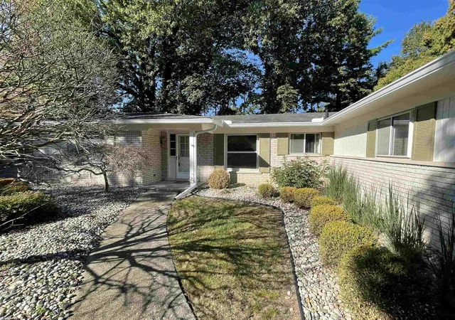 Photo 2 of Single family home for sale at 37431 Tall Oak Dr, Clinton Township, MI 48036 | MLS# 58050223983 | Listing updated on 2026-10-09