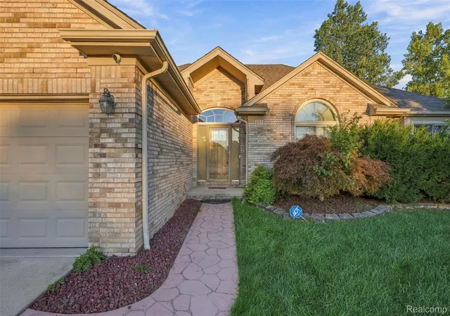 Photo 3 of Single family home for sale at 50576 Commons Dr, Macomb, MI 48042 | MLS# 20261080874 | Listing updated on 2026-10-07