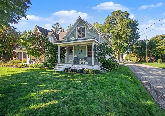 Photo 1 of Single family home for sale at 858 Saint Joseph St, South Haven, MI 49090 | MLS# 71026053168 | Listing updated on 2026-10-07