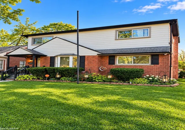 Photo 2 of Single family home for sale at 17311 Olympia St, Redford, MI 48240 | MLS# 58050223989 | Listing updated on 2026-10-09