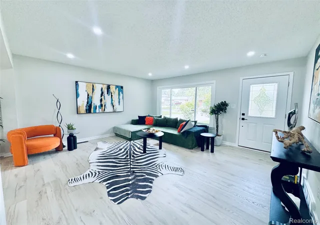 Photo 2 of Single family home for sale at 5779 Strathdon Way, Waterford, MI 48327 | MLS# 20261080885 | Listing updated on 2026-10-12