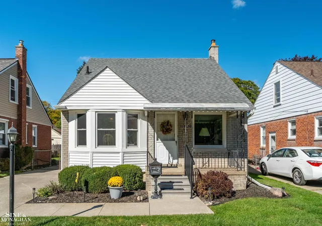 Photo 1 of Single family home for sale at 20845 Sunnydale St, Saint Clair Shores, MI 48081 | MLS# 58050223996 | Listing updated on 2026-10-06
