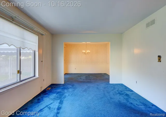 Photo 4 of Single family home for sale at 4951 Surrey Dr, Sterling Heights, MI 48310 | MLS# 20261080903 | Listing updated on 2026-10-19
