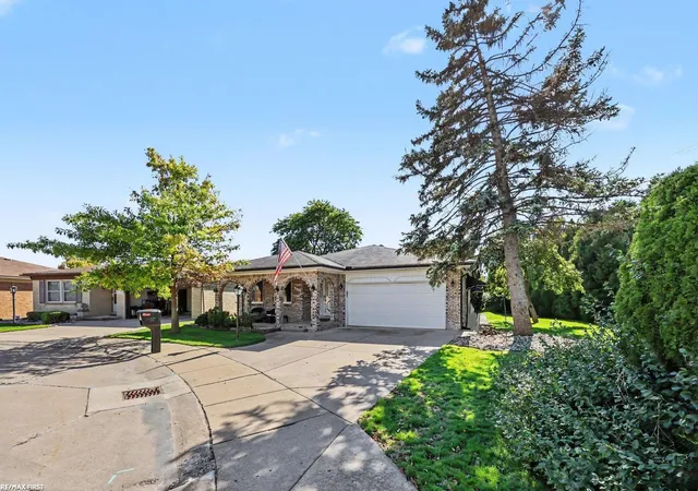 Photo 2 of Condo for sale at 16306 E Hill Dr, Macomb, MI 48044 | MLS# 58050224000 | Listing updated on 2026-10-15