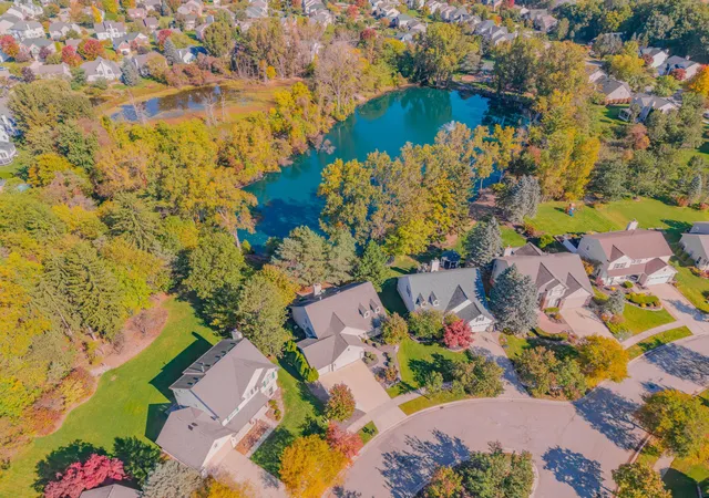 Photo 3 of Single family home for sale at 1083 Chestnut Ln, South Lyon, MI 48178 | MLS# 81026053191 | Listing updated on 2026-10-07