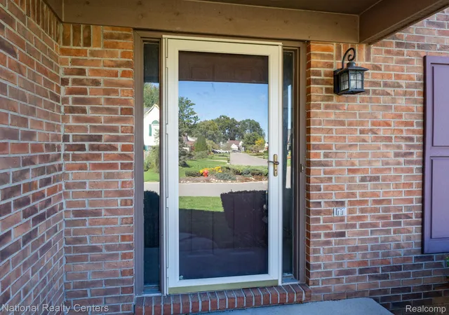 Photo 3 of Single family home for sale at 2227 Forest Hills Dr, Lake Orion, MI 48359 | MLS# 20261080913 | Listing updated on 2026-10-17