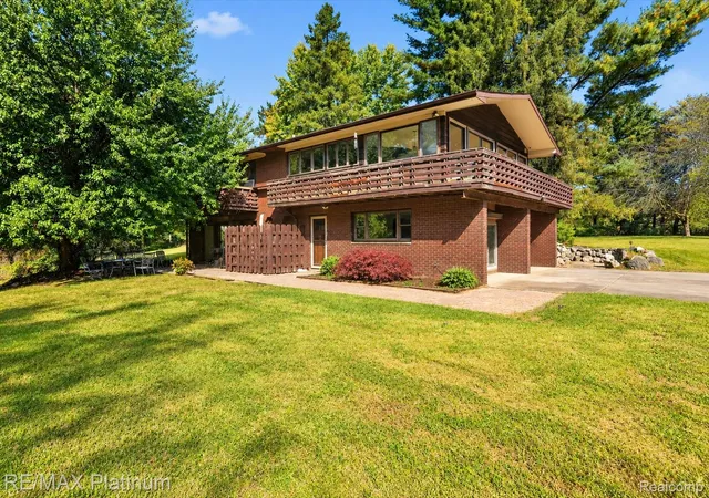 Single family home for sale at 21955 Spearswood Dr, Pinckney, MI 48169 | MLS# 20261080917