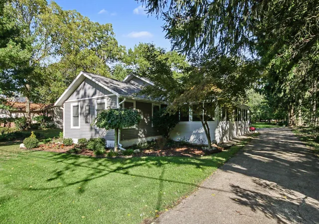 Photo 1 of Sale Pending at 1328 Maplerow Ave Nw, Grand Rapids, MI 49534 | MLS# 65026053194 | Listing updated on 2026-10-23
