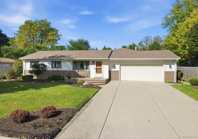 Photo 1 of Single family home for sale at 1087 Collingwood Dr, Rochester Hills, MI 48307 | MLS# 20261080927 | Listing updated on 2026-10-17