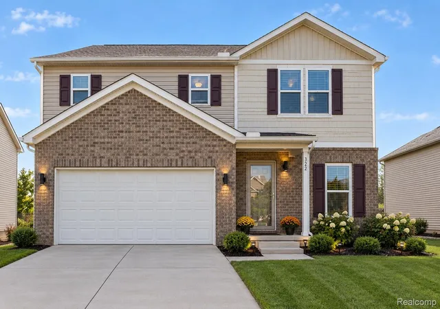 Photo 1 of Single family home for sale at 322 Shari St, Pontiac, MI 48341 | MLS# 20261080930 | Listing updated on 2026-10-10