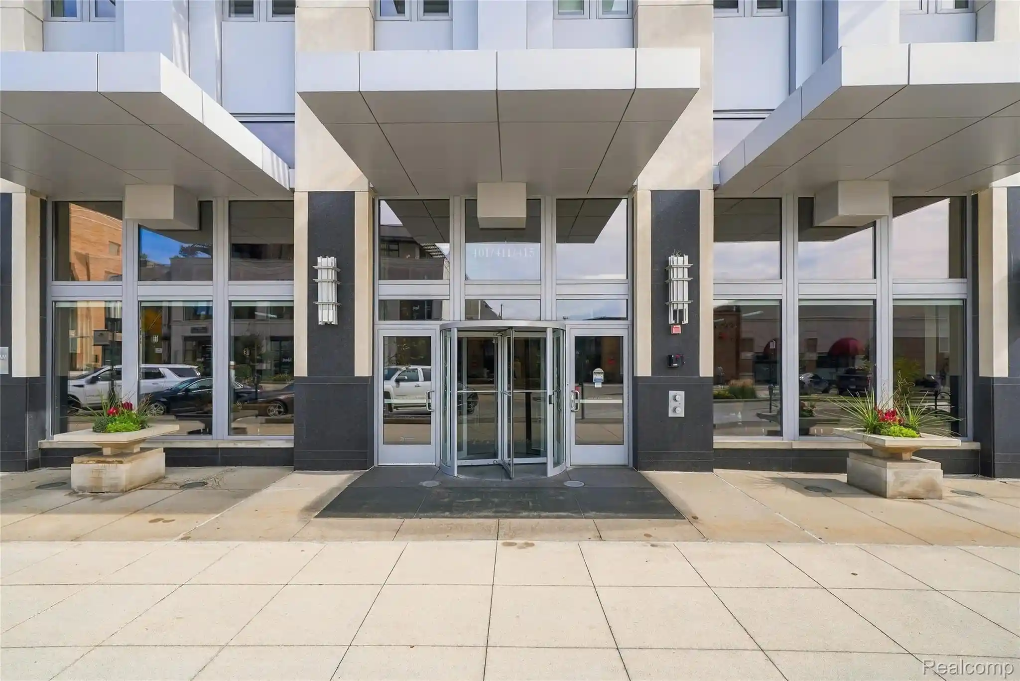 Listing Photo 2 - Condo for sale in 411 S Old Woodward Ave located at 411 S Old Woodward Ave, Birmingham, MI 48009 - Unit #813