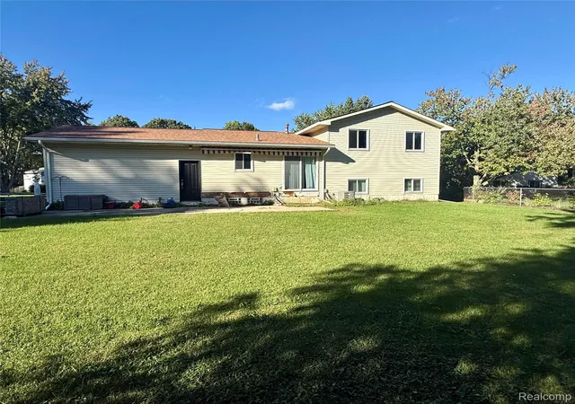 Photo 2 of Single family home for sale at 2028 Pauls Way, Commerce Township, MI 48390 | MLS# 20261080942 | Listing updated on 2026-10-09
