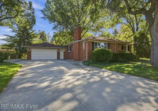 Photo 2 of Single family home for sale at 30640 Lorraine Ave, Warren, MI 48093 | MLS# 20261080943 | Listing updated on 2026-10-08