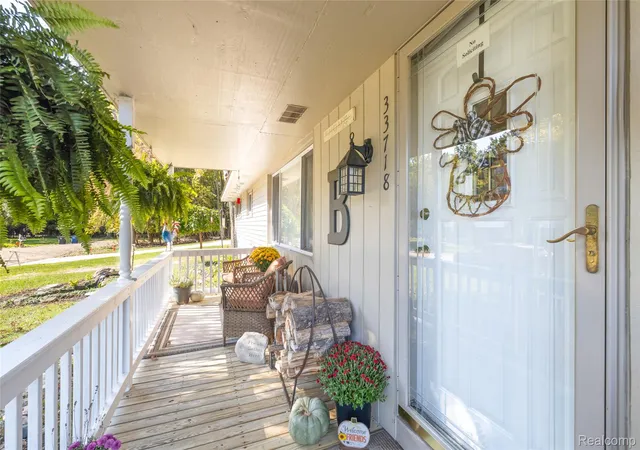 Photo 3 of Single family home for sale at 33718 Barrington St, Westland, MI 48186 | MLS# 20261080945 | Listing updated on 2026-10-08