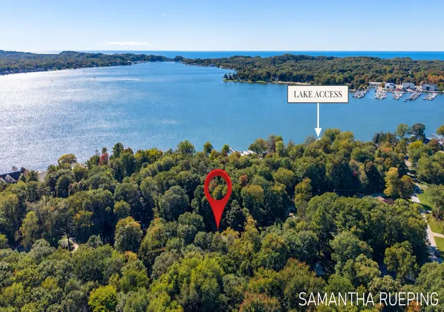Photo 2 of Single family home for sale at 1571 Waukazoo Dr, Holland, MI 49424 | MLS# 65026053203 | Listing updated on 2026-10-13