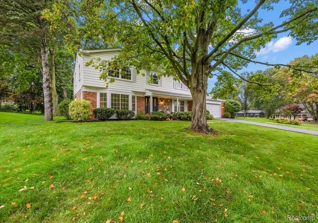 Photo 1 of Single family home for sale at 5600 Woodwind Dr, Bloomfield Hills, MI 48301 | MLS# 20261080949 | Listing updated on 2026-10-21