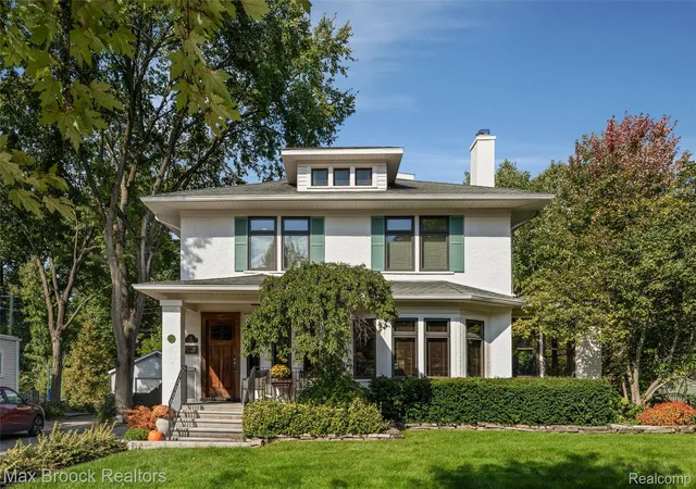 Single family home for sale at 18 Kenberton Dr, Pleasant Ridge, MI 48069 | MLS# 20261080961