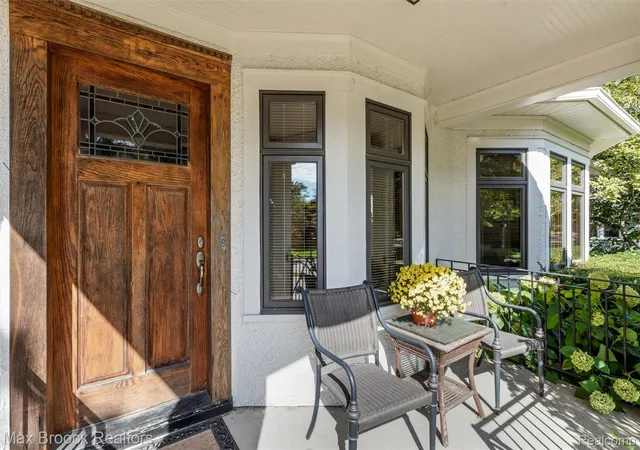 Photo 3 of Single family home for sale at 18 Kenberton Dr, Pleasant Ridge, MI 48069 | MLS# 20261080961 | Listing updated on 2026-10-09