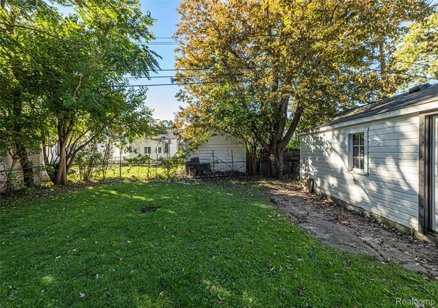 Photo 3 of Single family home for sale at 2100 Shevlin St, Ferndale, MI 48220 | MLS# 20261081009 | Listing updated on 2026-10-17