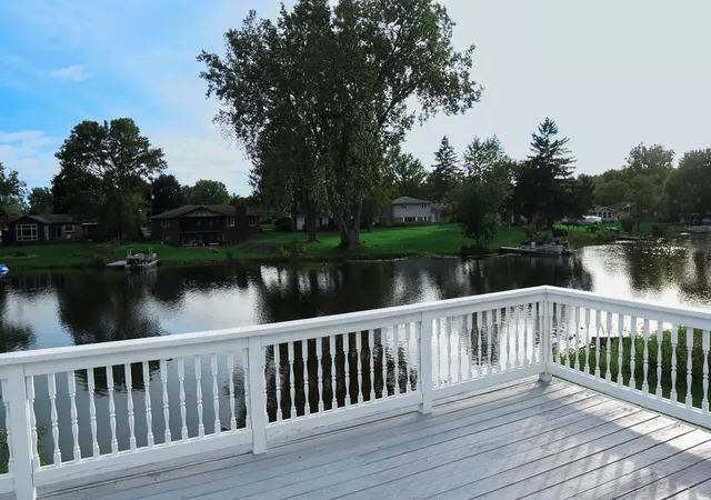 Photo 2 of Single family home for sale at 982 Artdale Dr, White Lake, MI 48383 | MLS# 81026053226 | Listing updated on 2026-10-07