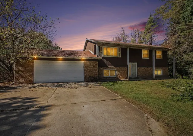 Photo 1 of Sale Pending at 5490 Pingree Rd, Howell, MI 48843 | MLS# 71026053233 | Listing updated on 2026-10-10