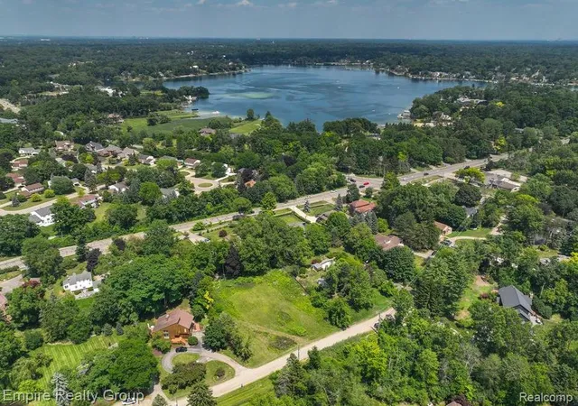 Photo 1 of Land for sale at 3104 Spring St, West Bloomfield, MI 48322 | MLS# 20261081023 | Listing updated on 2026-10-06