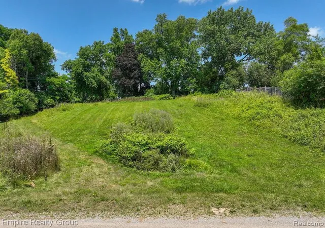 Photo 3 of Land for sale at 3104 Spring St, West Bloomfield, MI 48322 | MLS# 20261081023 | Listing updated on 2026-10-06