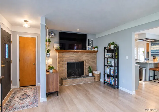 Photo 3 of Single family home for sale at 18157 Valade St, Riverview, MI 48193 | MLS# 20261081033 | Listing updated on 2026-10-18