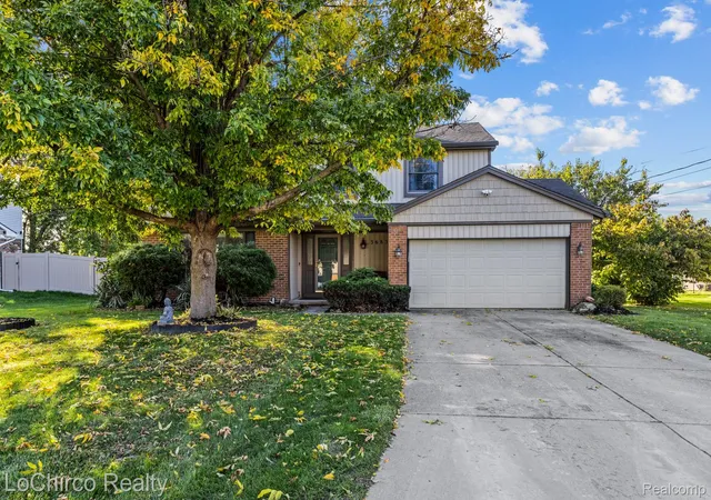 Photo 2 of Single family home for sale at 3683 Fernleigh Dr, Troy, MI 48083 | MLS# 20261081036 | Listing updated on 2026-10-20