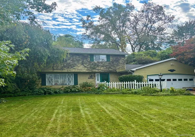Photo 1 of Sale Pending at 3276 E Charmwood Dr, Port Huron, MI 48060 | MLS# 20261081048 | Listing updated on 2026-10-13