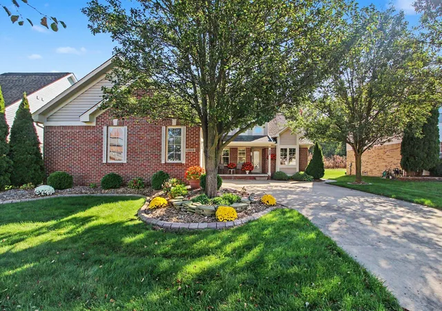 Photo 1 of Single family home for sale at 19919 Dovetail Dr, Brownstown Twp, MI 48183 | MLS# 81026053251 | Listing updated on 2026-10-08