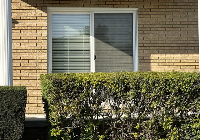 Photo 2 of Condo for sale at 11810 15 Mile Rd #10, Sterling Heights, MI 48312 | MLS# 20261081053 | Listing updated on 2026-10-07