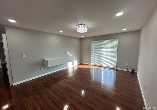 Photo 3 of Condo for sale at 11810 15 Mile Rd #10, Sterling Heights, MI 48312 | MLS# 20261081053 | Listing updated on 2026-10-07
