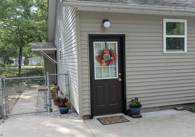 Photo 3 of Single family home for sale at 123 Hudson St, Allegan, MI 49010 | MLS# 65026053254 | Listing updated on 2026-10-12