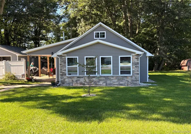 Photo 1 of Single family home for sale at 3861 E Michigan Ave, Au Gres, MI 48703 | MLS# 20261081056 | Listing updated on 2026-10-20
