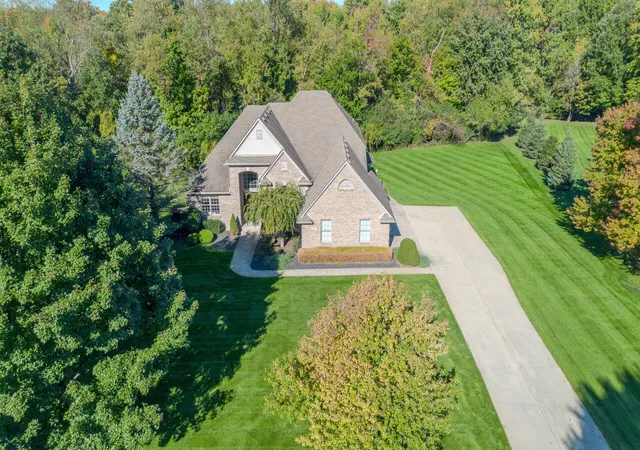 Photo 2 of Single family home for sale at 4581 Old Oak Ct, Plymouth, MI 48170 | MLS# 81026053272 | Listing updated on 2026-10-15