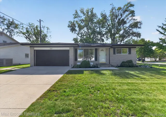 Photo 1 of Single family home for sale at 2504 Crofthill Dr, Auburn Hills, MI 48326 | MLS# 20261081071 | Listing updated on 2026-10-19
