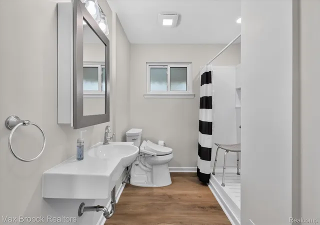 Photo 3 of Single family home for sale at 2504 Crofthill Dr, Auburn Hills, MI 48326 | MLS# 20261081071 | Listing updated on 2026-10-19