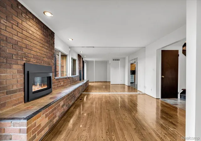 Photo 3 of Condo for sale at 2126 Bryanston Crescent St, Detroit, MI 48207 | MLS# 20261081084 | Listing updated on 2026-10-10