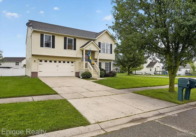 Photo 2 of Single family home for sale at 7221 Poplar Dr, Ypsilanti, MI 48197 | MLS# 20261081088 | Listing updated on 2026-10-11