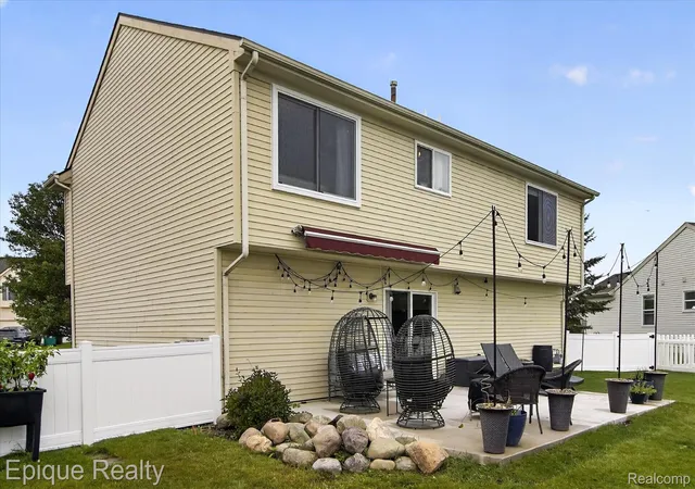 Photo 3 of Single family home for sale at 7221 Poplar Dr, Ypsilanti, MI 48197 | MLS# 20261081088 | Listing updated on 2026-10-11