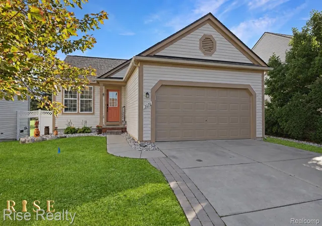 Photo 1 of Sale Pending at 5070 Meadow Crst Cir, Holly, MI 48442 | MLS# 20261081090 | Listing updated on 2026-10-18