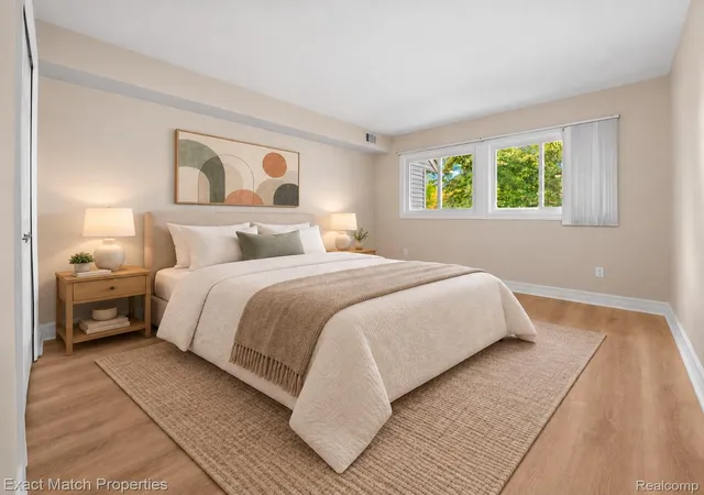 Listing Photo 4 - Condo for sale in building located at 2872 Davison Ave, Auburn Hills, MI 48326