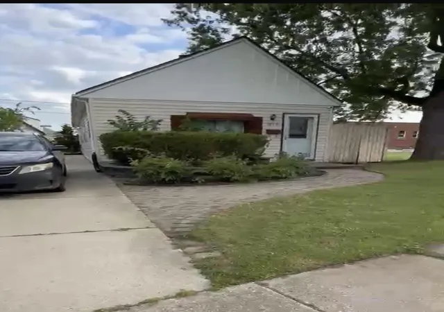 Photo 3 of Single family home for sale at 1819 Goddard Rd, Lincoln Park, MI 48146 | MLS# 81026053281 | Listing updated on 2026-10-18