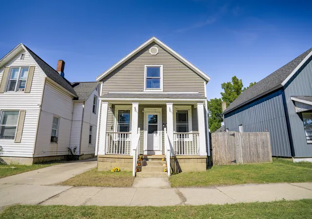 Photo 1 of Single family home for sale at 51 E 18th Street, Holland, MI 49423 | MLS# 65026053282 | Listing updated on 2026-10-14