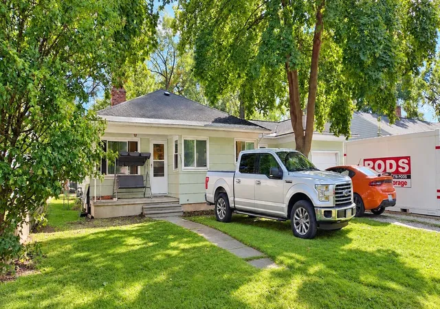 Photo 1 of Single family home for sale at 936 Clark St, Muskegon, MI 49442 | MLS# 71026053289 | Listing updated on 2026-10-07